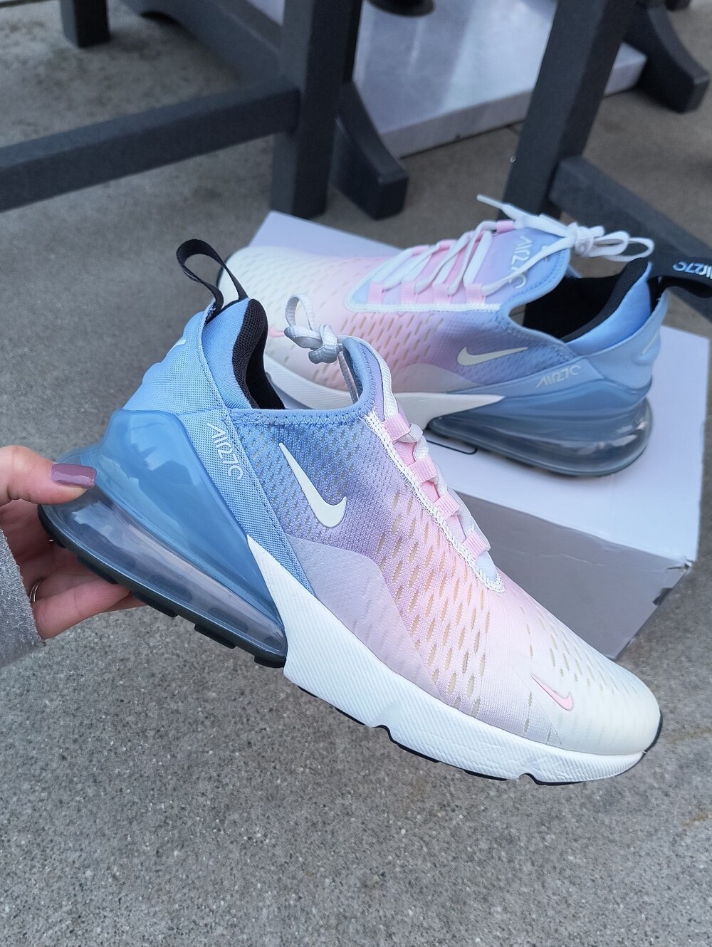 Nike Women's Air Max 270 Lifestyle Shoes Sneakers Size 8 Aluminum Sail New!